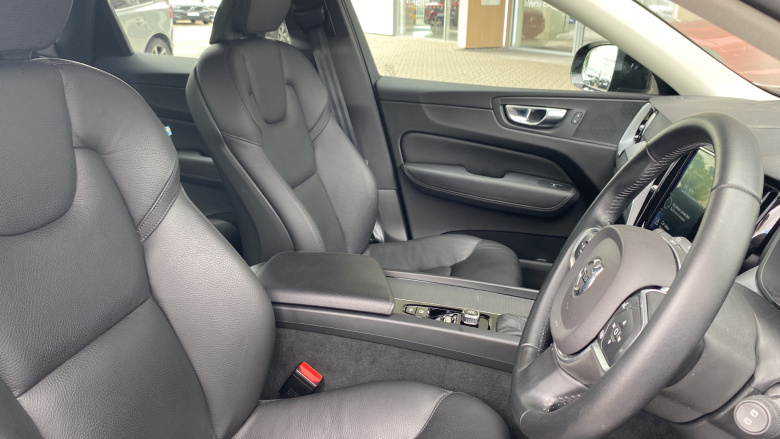 Volvo Xc60 2.0 D4 Momentum 5dr Geartronic Diesel Estate